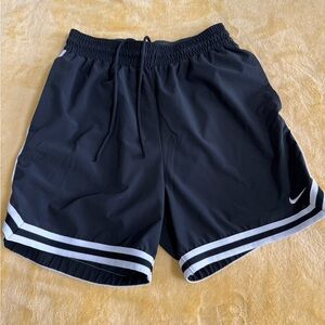 Nike Men's DNA dri fit basketball shorts, 6” inseam with pockets - Black